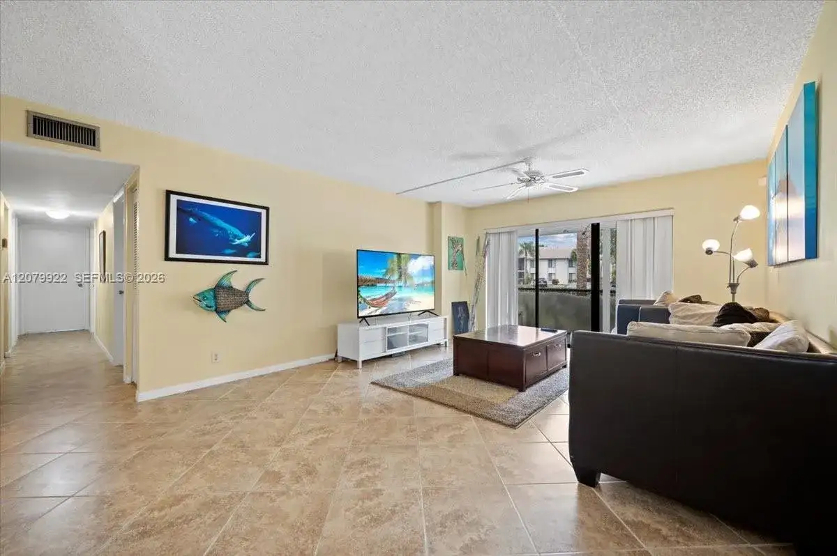 1014 Green Pine Blvd # H1, West Palm Beach FL 33409 photo 4