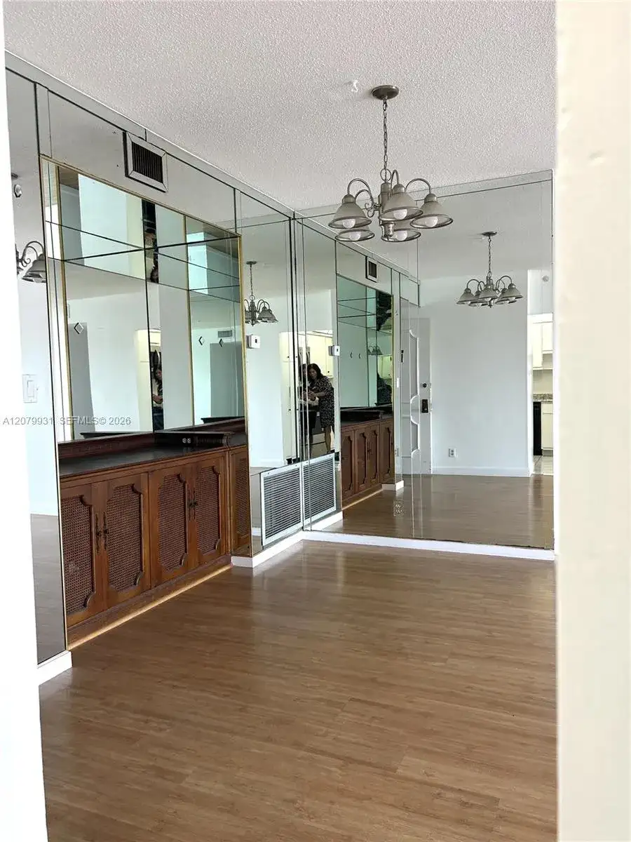 4400 Hillcrest Dr # 402B, Hollywood FL 33021 photo 3
