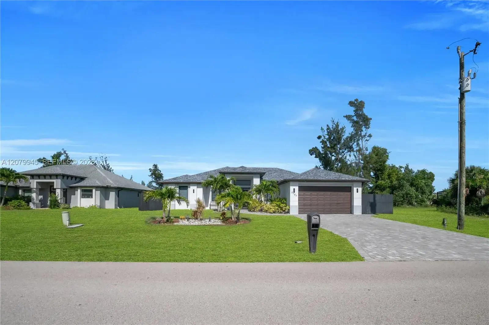 2127 SW 17TH PL, Cape Coral FL 33991 photo 2