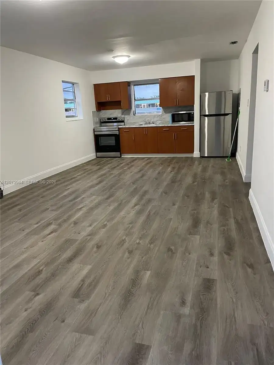 633 NW 23rd Ct # 2, Miami FL 33125 photo 4