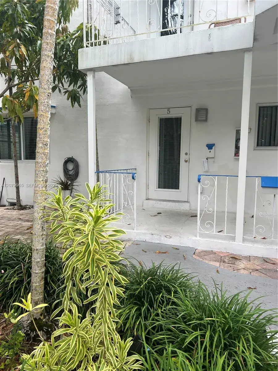 225 SE 16th Ave # 5, Fort Lauderdale FL 33301