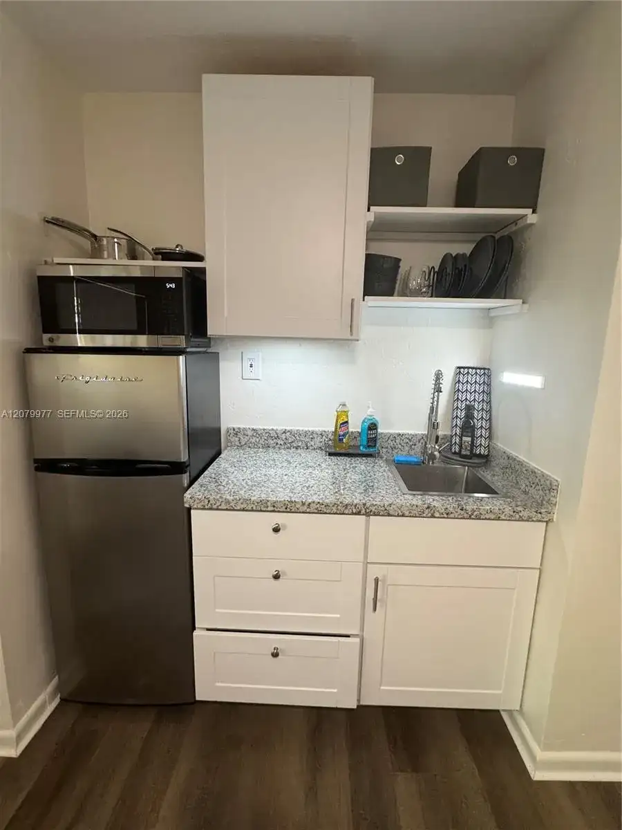 5639 Lincoln St # 3, Hollywood FL 33021 photo 3