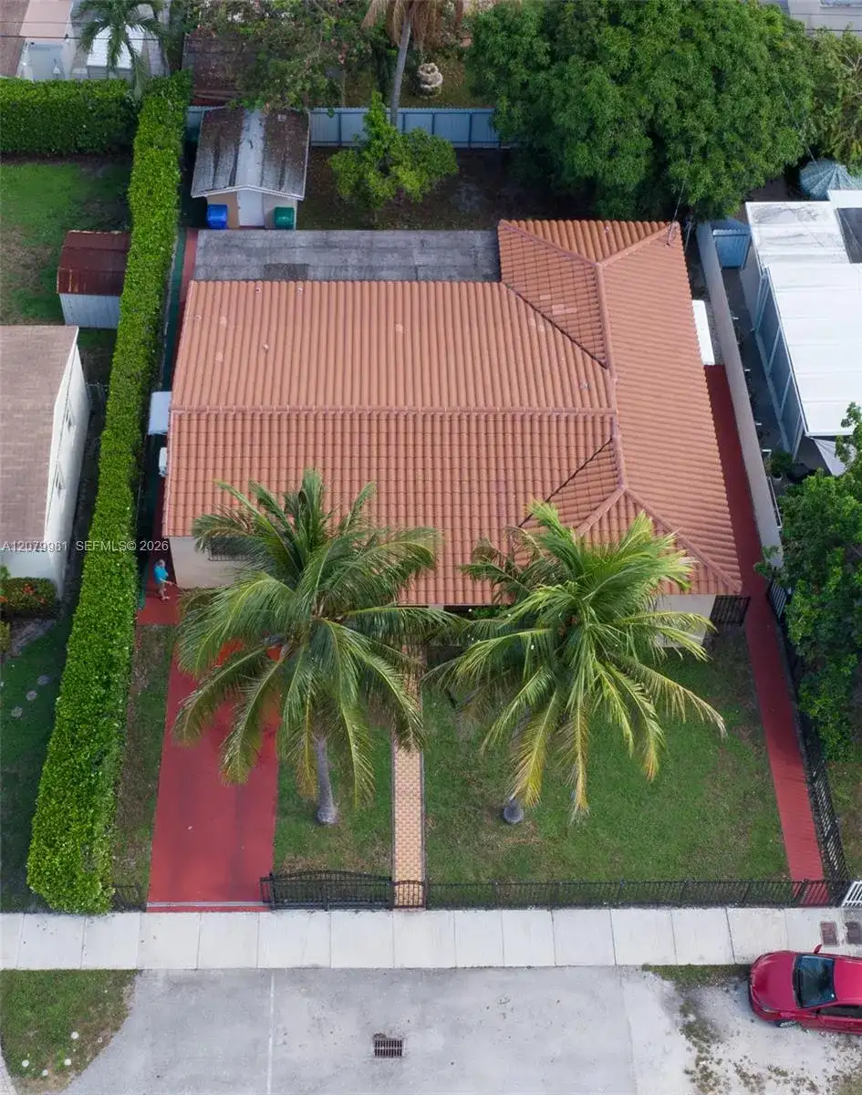 4051 NW 5th St, Miami FL 33126 photo 4