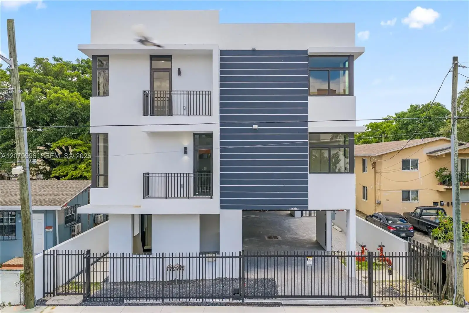 526 SW 2nd St # 1, Miami FL 33130