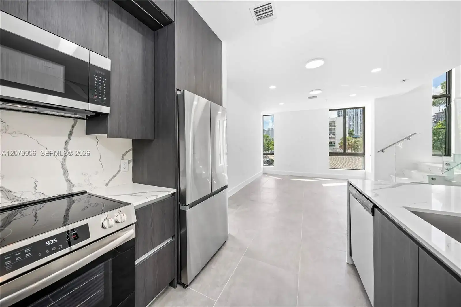 526 SW 2nd St # 1, Miami FL 33130 photo 3