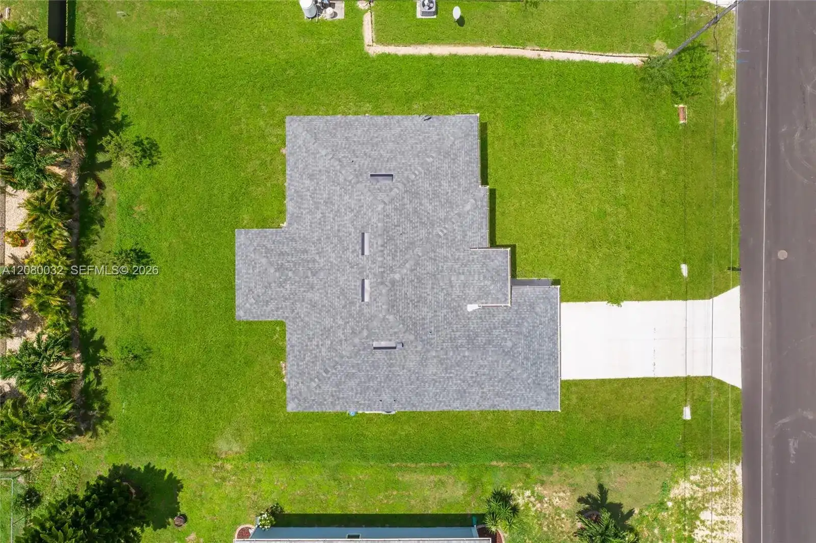 1208 NE 19TH ST, Cape Coral FL 33909 photo 2