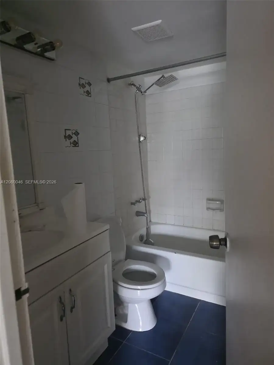 5981 Washington St # 206, Hollywood FL 33023 photo 3