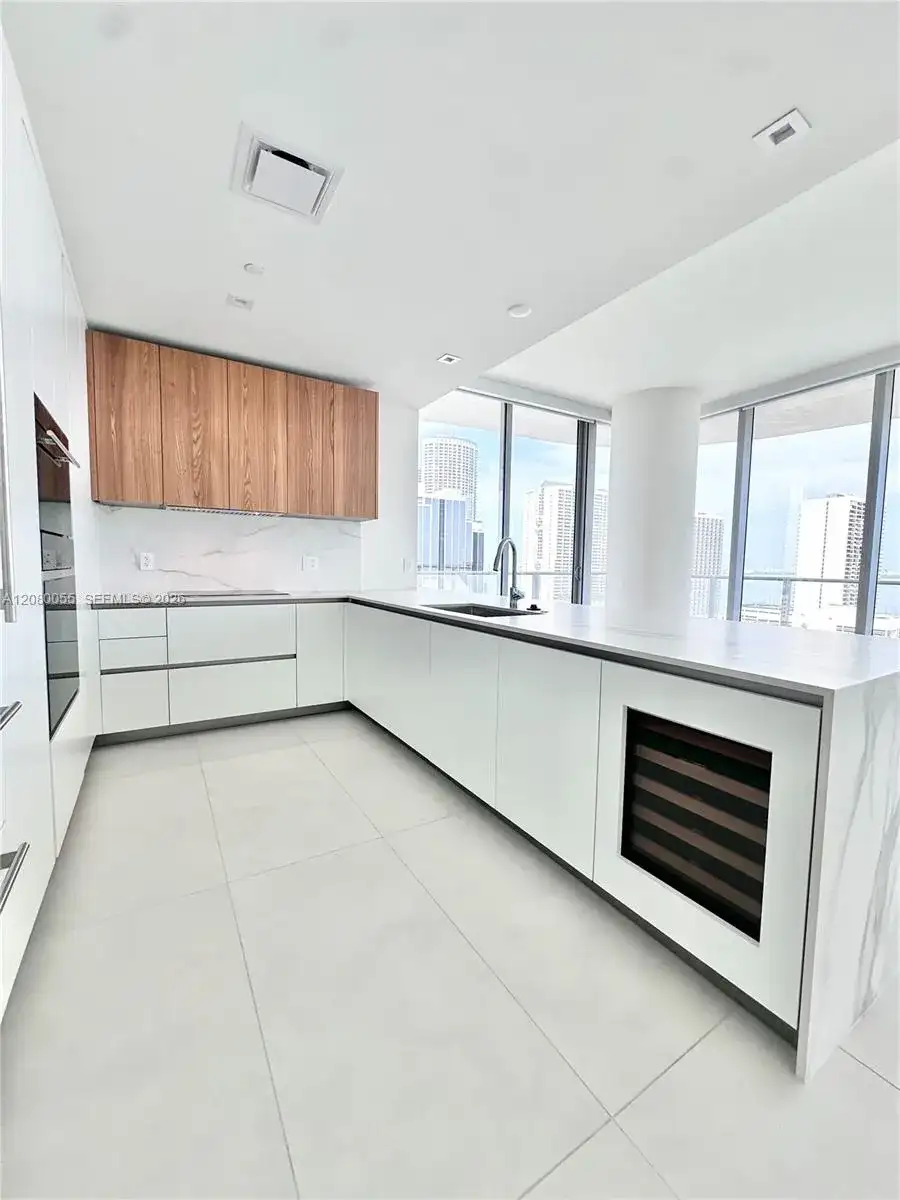 1400 Biscayne Blvd # 1506, Miami FL 33132 photo 2