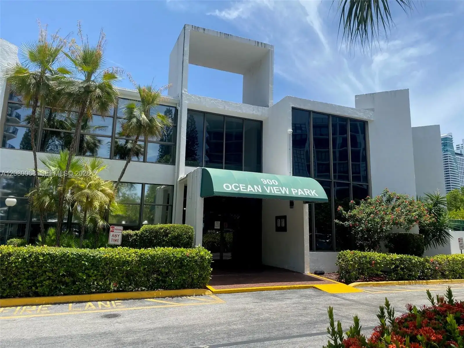 1000 Parkview Dr # 427, Hallandale Beach FL 33009 photo 5