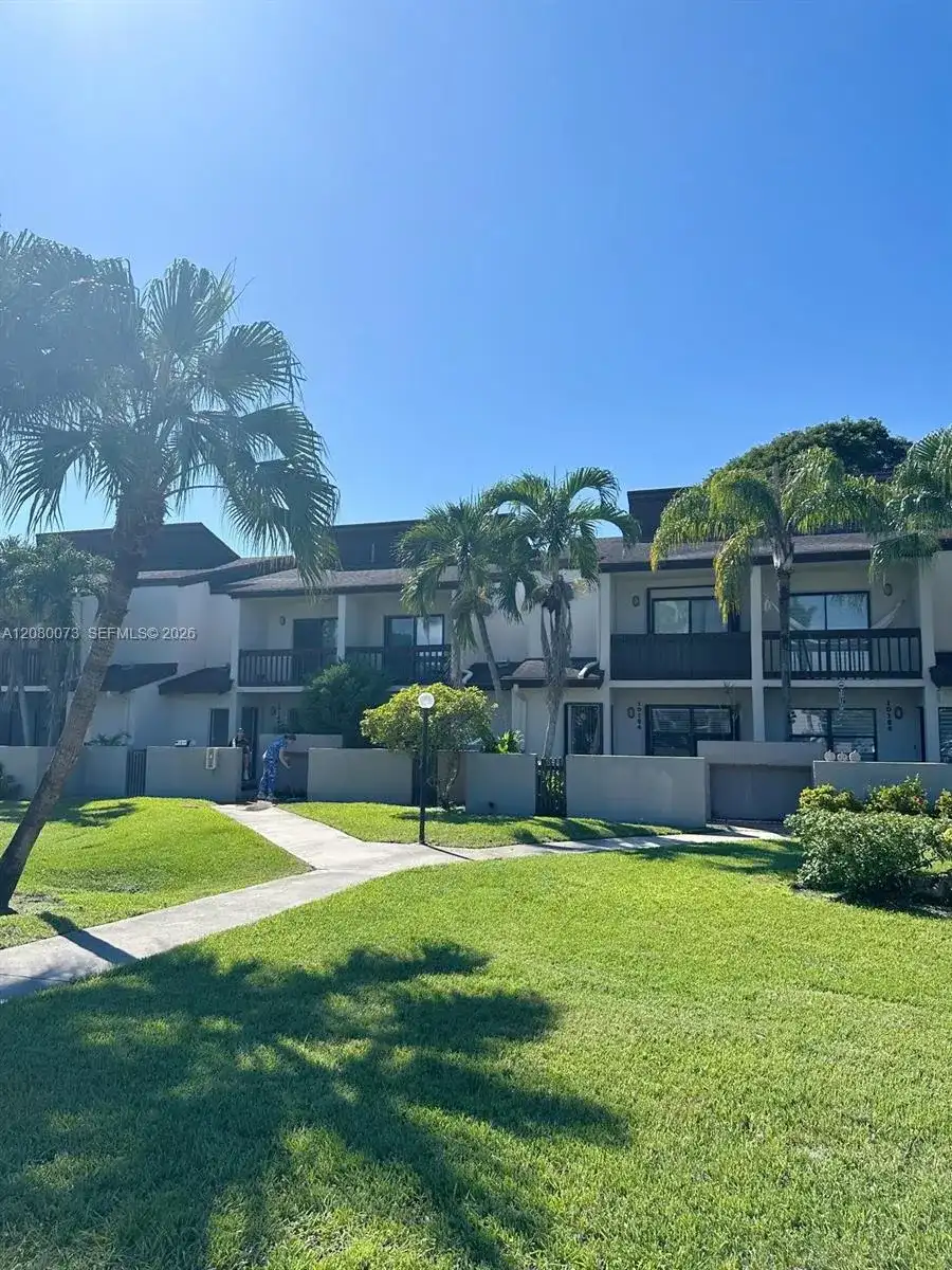 10182 NW 41st St # 9, Doral FL 33178