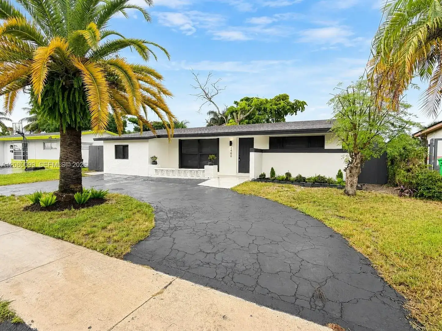 2486 NW 73rd Ave, Sunrise FL 33313 photo 2