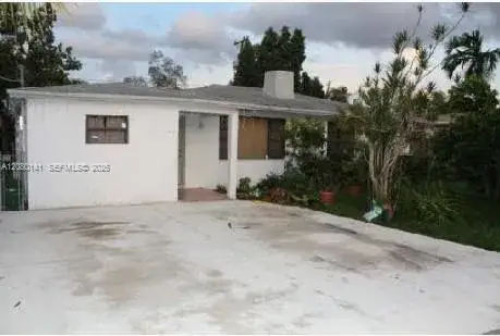 11717 NW 2nd Avenue Front, North Miami FL 33168