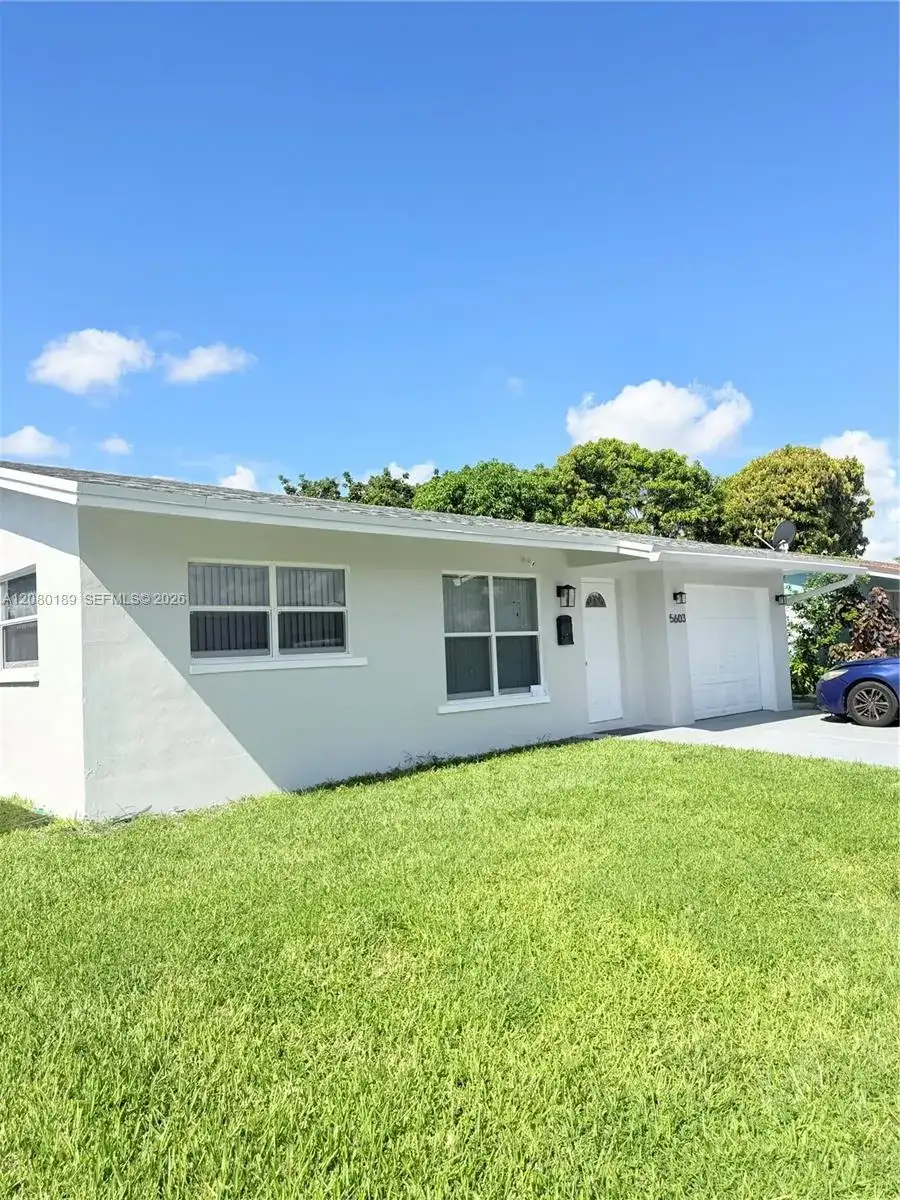 5603 NW 48th Ter, Tamarac FL 33319 photo 3