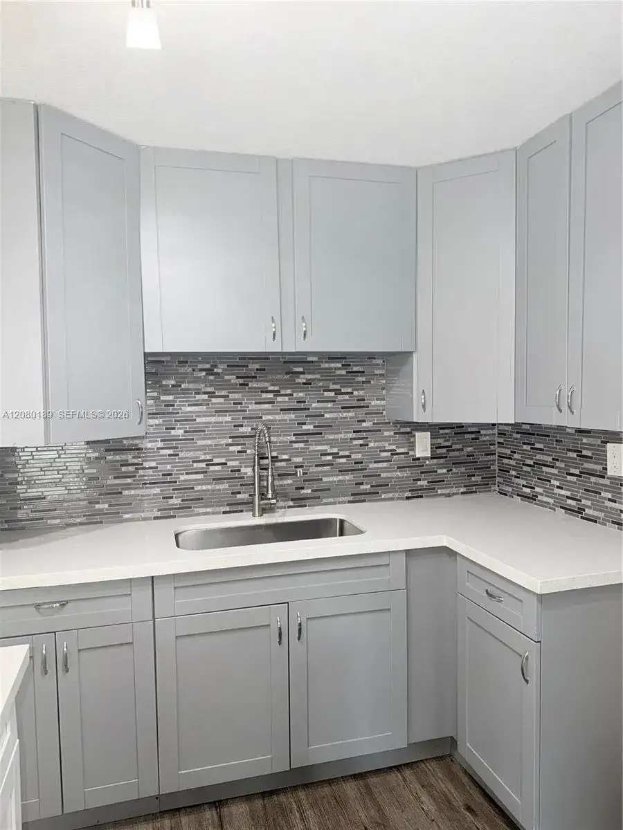 5603 NW 48th Ter, Tamarac FL 33319 photo 4