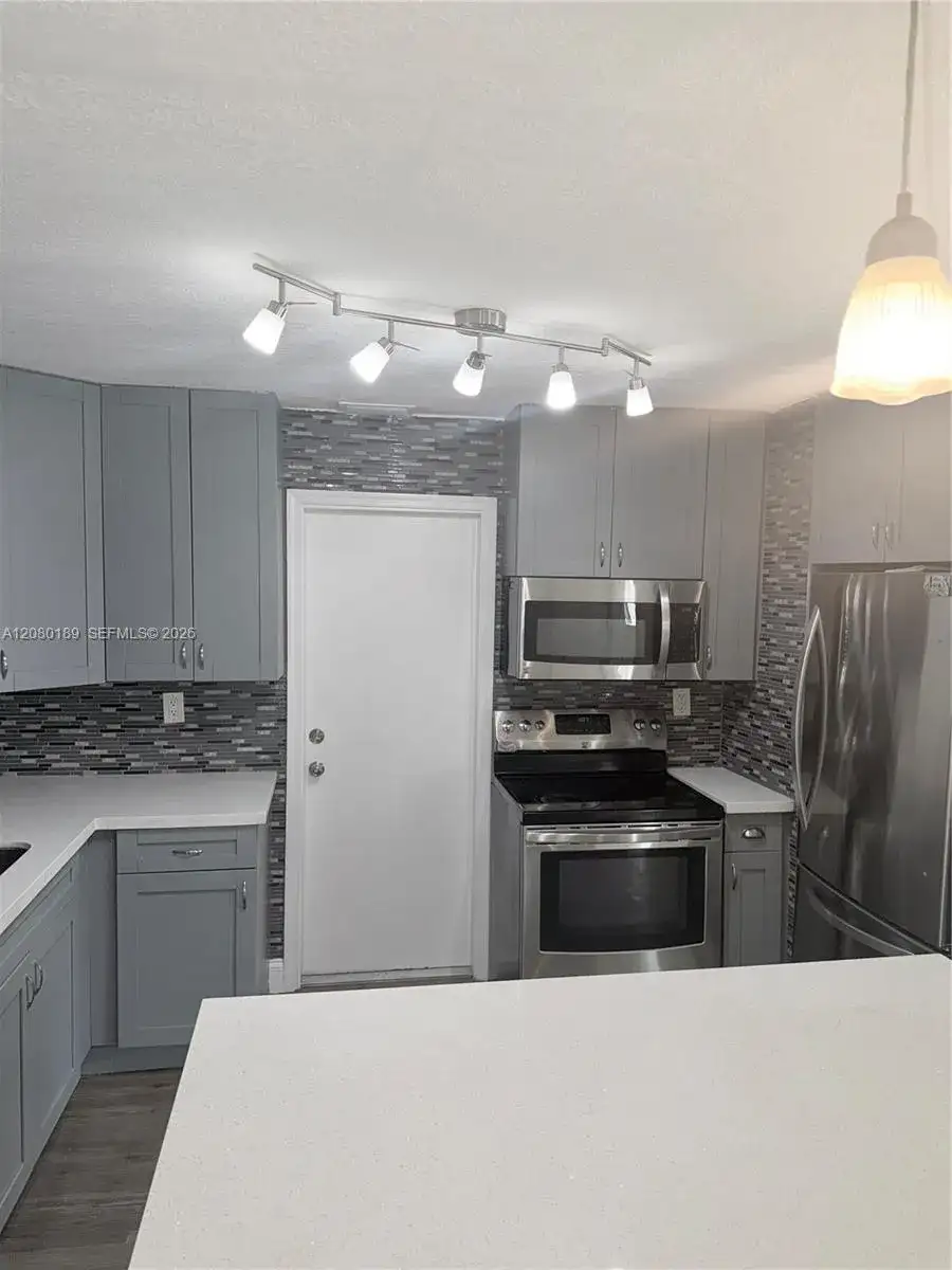 5603 NW 48th Ter, Tamarac FL 33319 photo 5