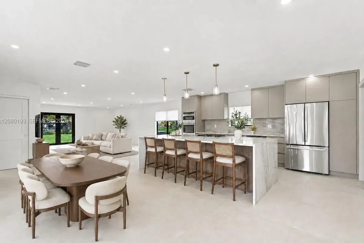 9771 Bel Aire Dr, Cutler Bay FL 33157