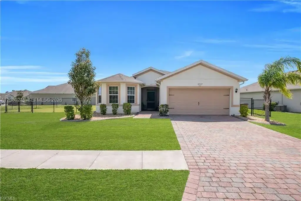 10549 Canal Brook LN, Lehigh Acres FL 33936 photo 2