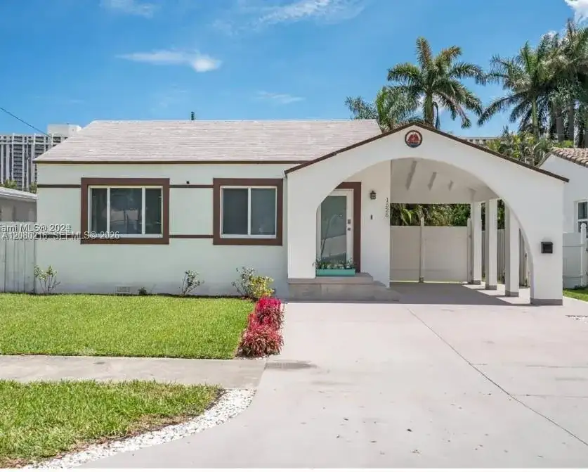 1526 NE 110th St # A, Miami FL 33161 photo 2