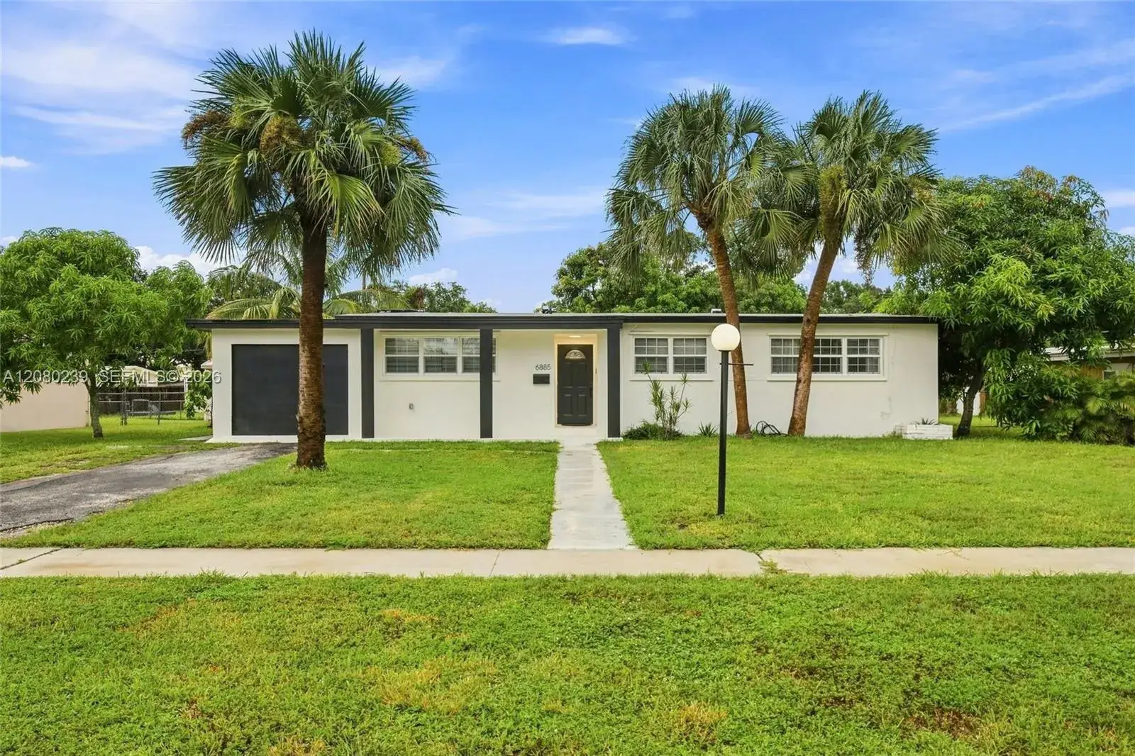 6885 NW 14th Ct, Plantation FL 33313
