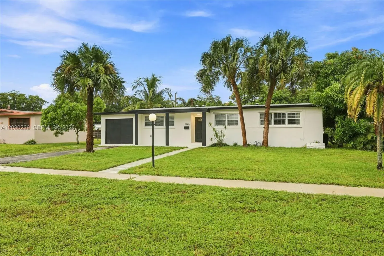 6885 NW 14th Ct, Plantation FL 33313