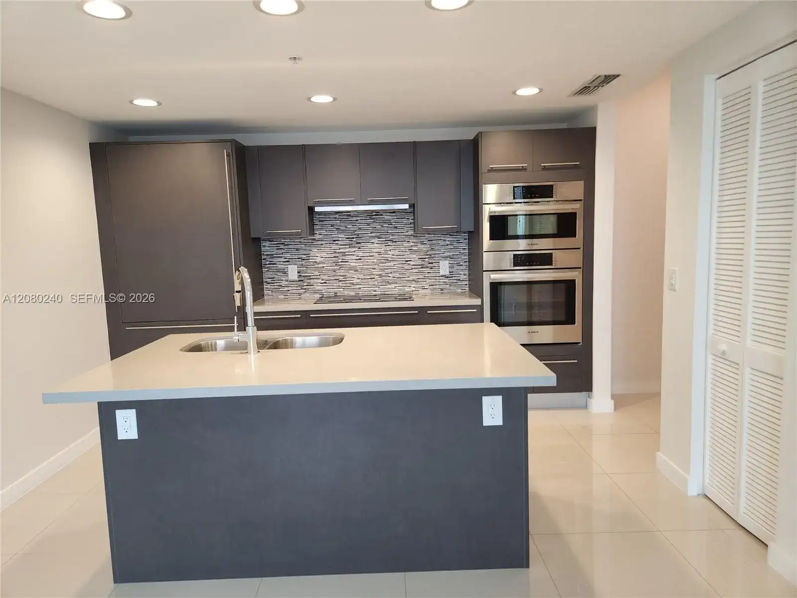7875 NW 107th Ave # 711, Doral FL 33178 photo 2
