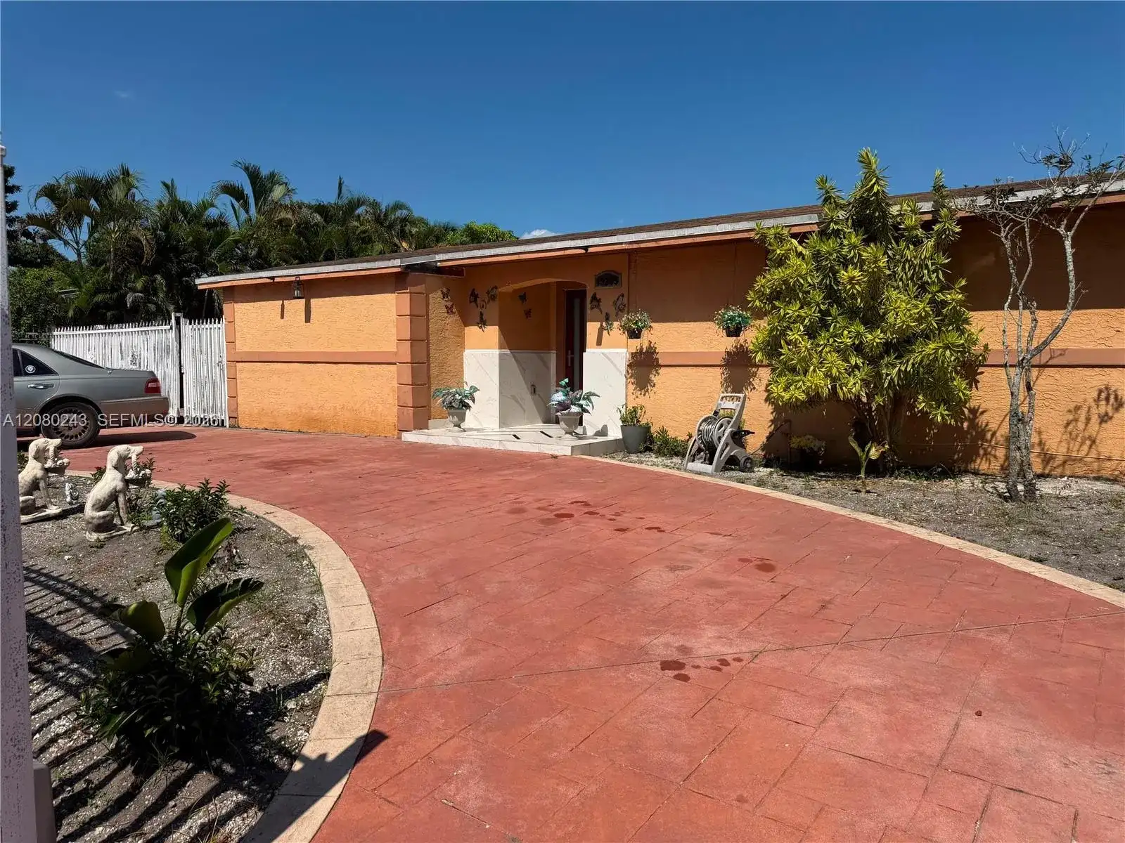 19205 NW 47th Pl, Miami Gardens FL 33055 photo 2