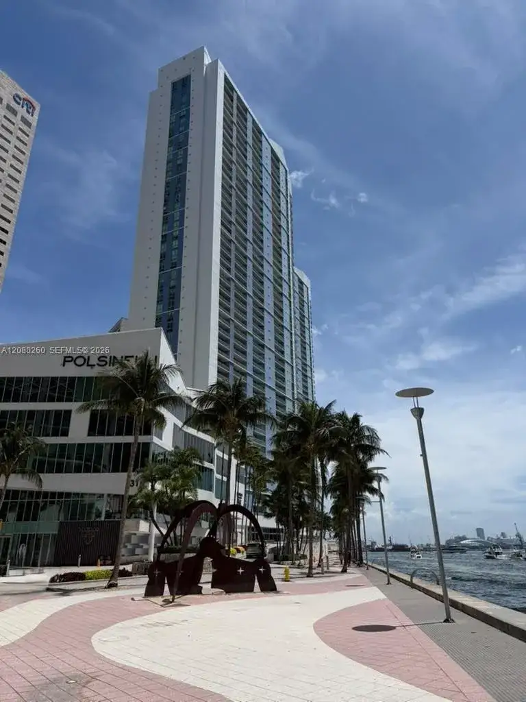 335 S Biscayne Blvd # 3901, Miami FL 33131