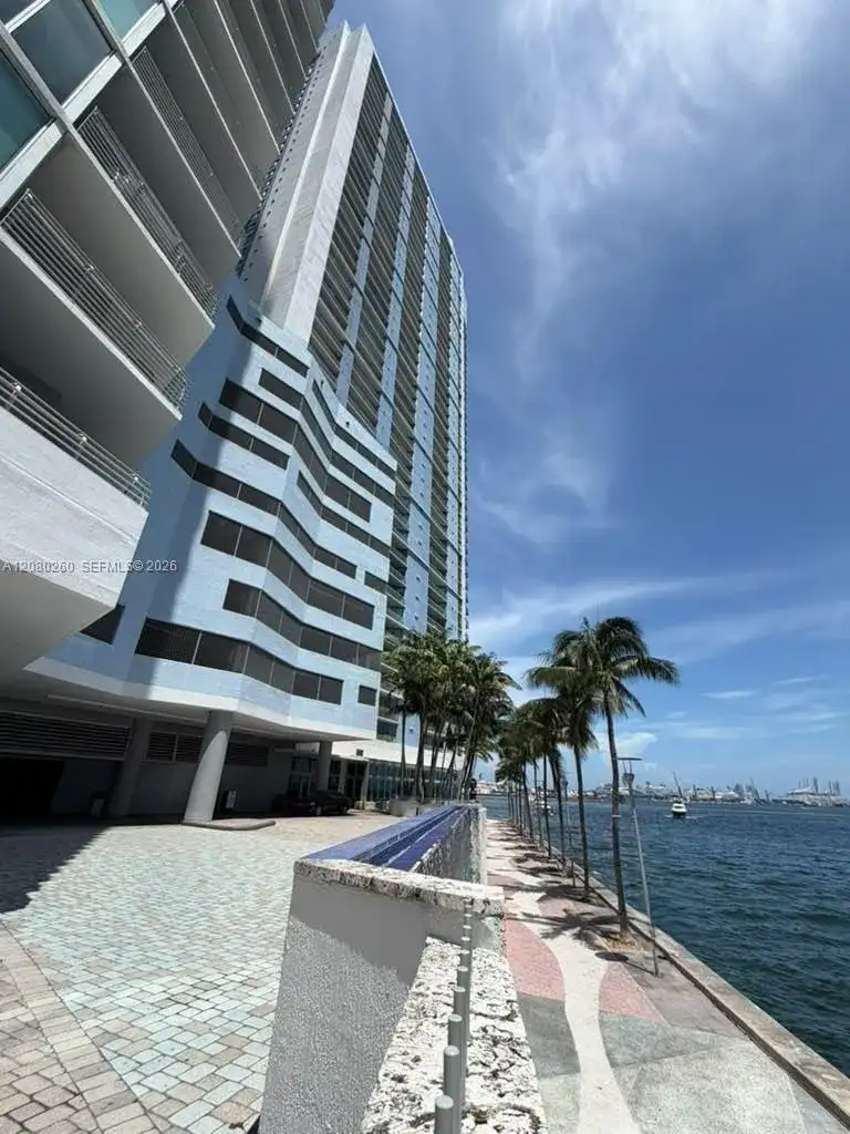 335 S Biscayne Blvd # 3901, Miami FL 33131 photo 2