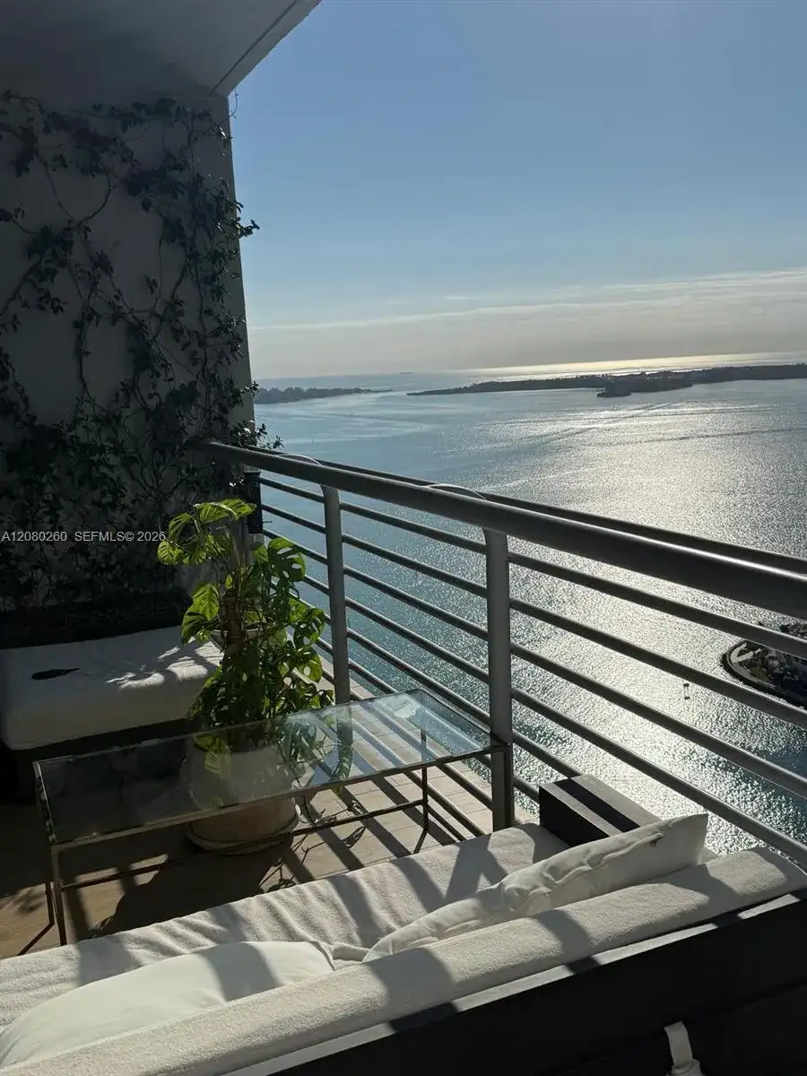 335 S Biscayne Blvd # 3901, Miami FL 33131 photo 3