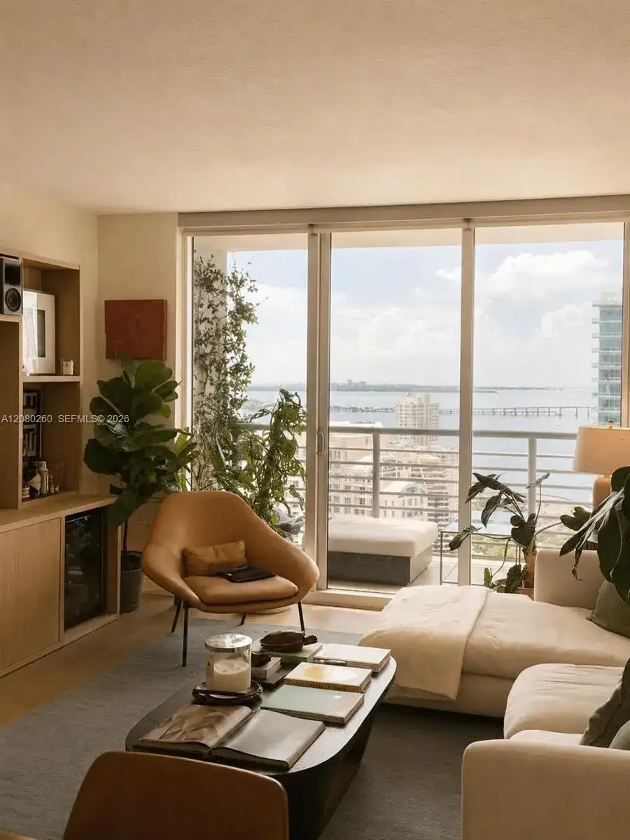 335 S Biscayne Blvd # 3901, Miami FL 33131 photo 4