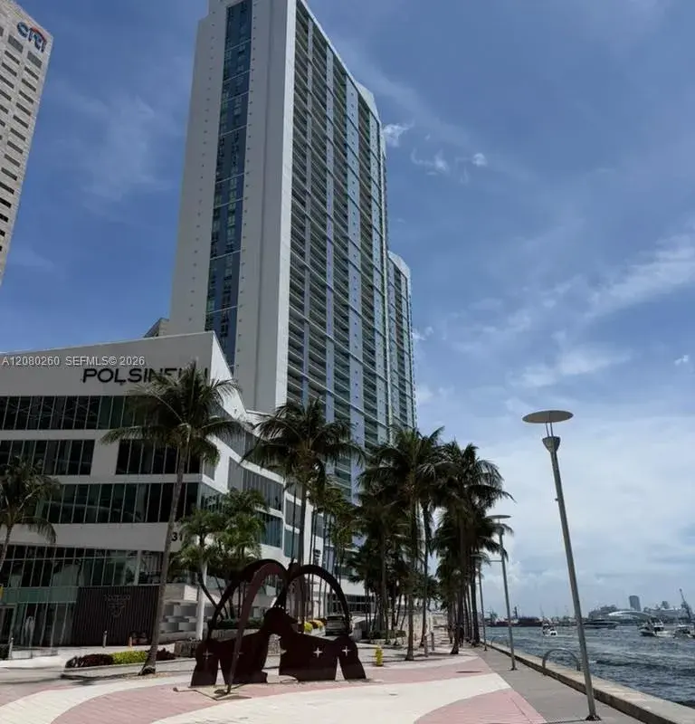 335 S Biscayne Blvd # 3901, Miami FL 33131
