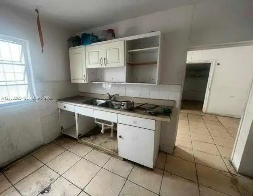 3708 NW 12th Ave, Miami FL 33127 photo 2