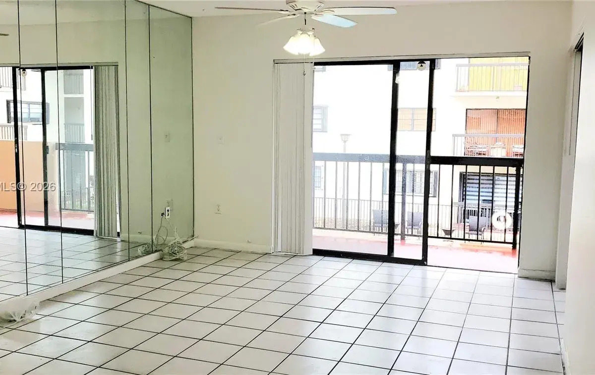995 SW 84th Ave # 218, Miami FL 33144