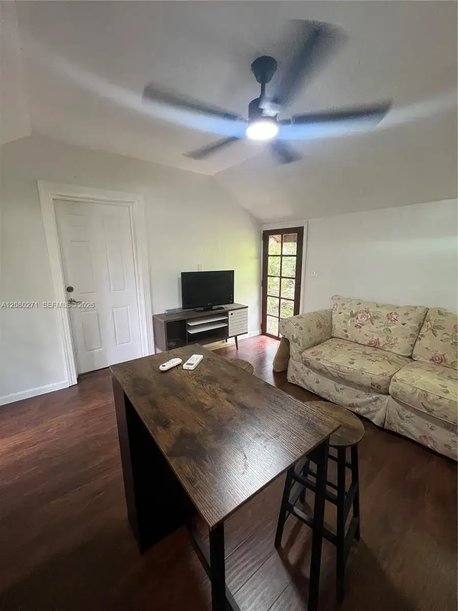 411 SW 1st St # 2, Florida City FL 33034 photo 2