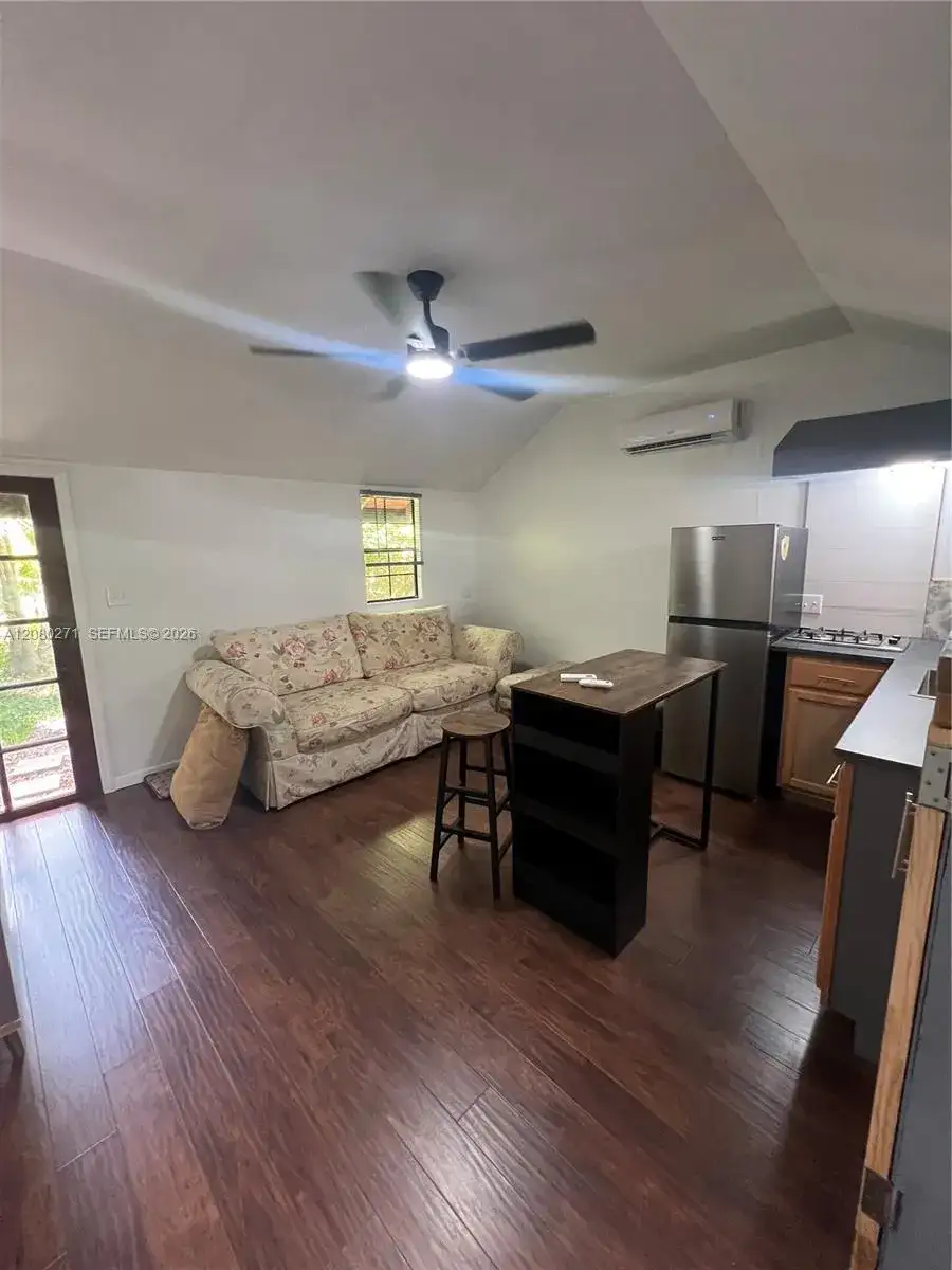 411 SW 1st St # 2, Florida City FL 33034 photo 3