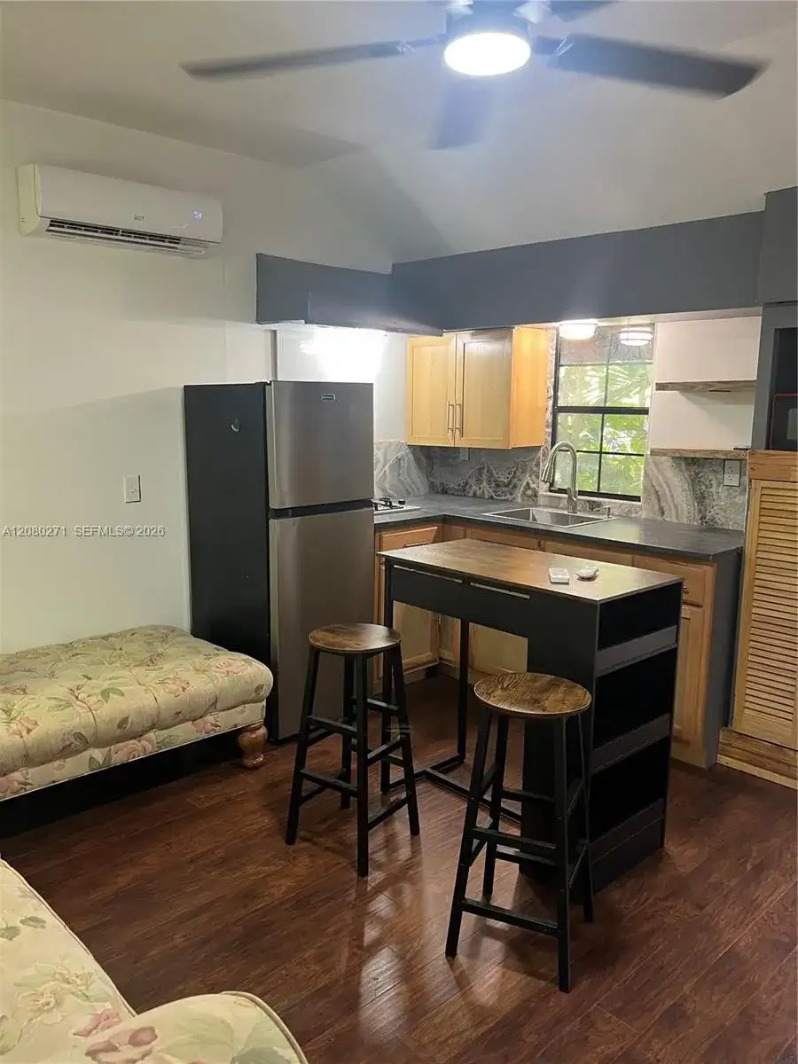 411 SW 1st St # 2, Florida City FL 33034 photo 4
