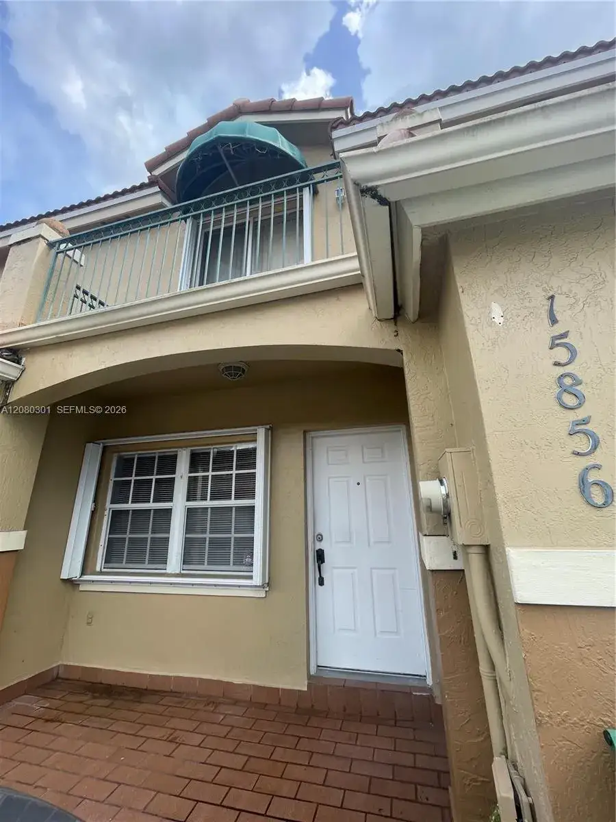 15856 SW 71st St, Miami FL 33193