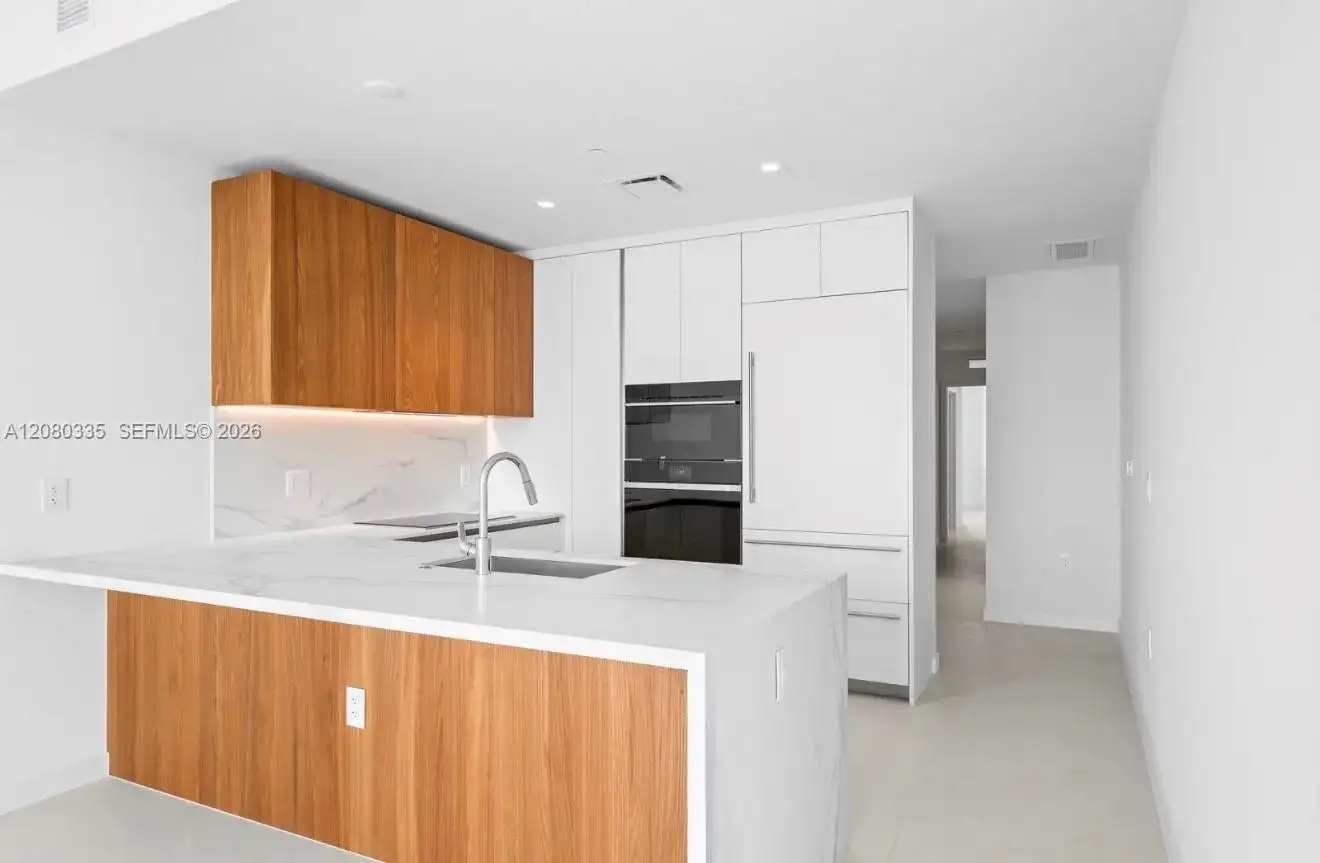 1400 biscayne # 3805, Miami FL 33132 photo 4