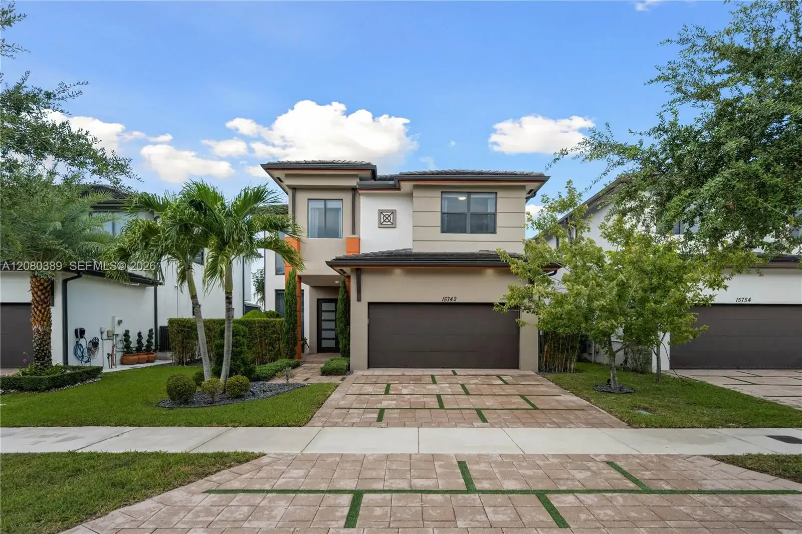 15742 NW 88th Ave, Miami Lakes FL 33018 photo 2