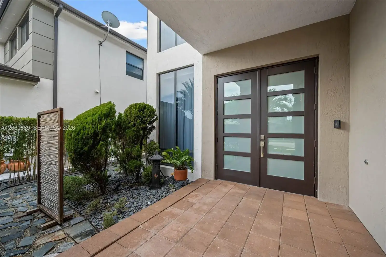 15742 NW 88th Ave, Miami Lakes FL 33018 photo 4