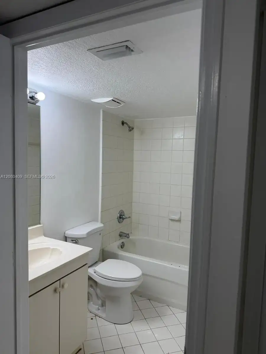 2900 SE 12th Rd # 28, Homestead FL 33035 photo 2