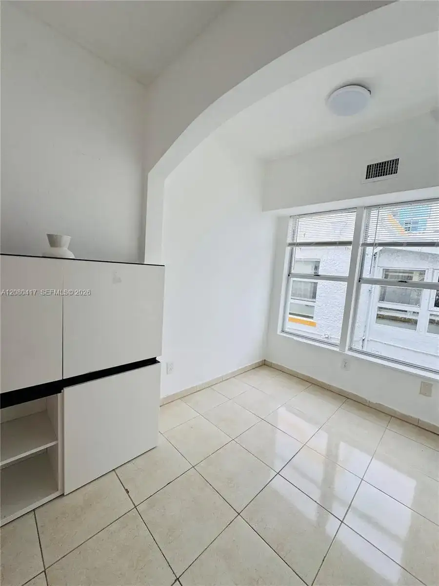 227 1st St # 8, Miami Beach FL 33139 photo 4