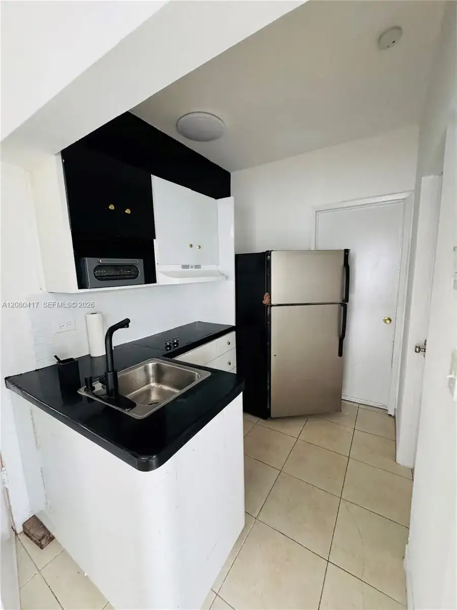 227 1st St # 8, Miami Beach FL 33139 photo 5