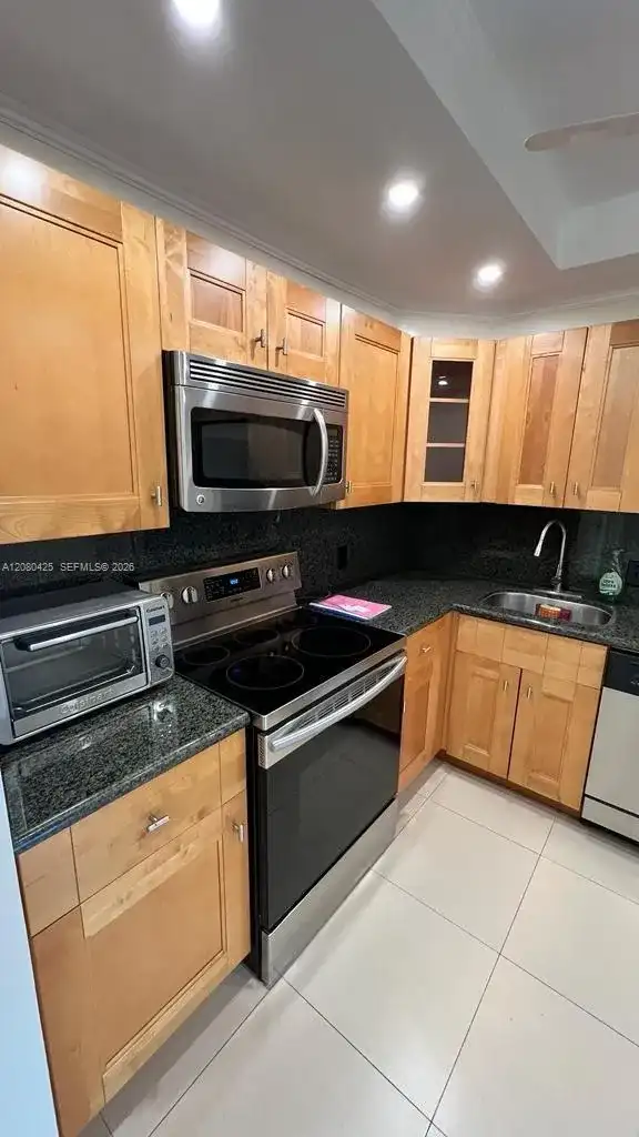 20500 W Country Club Dr # 204, Aventura FL 33180