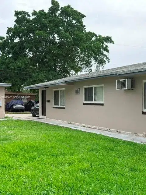 2212 Liberty St # 8, Hollywood FL 33020 photo 2