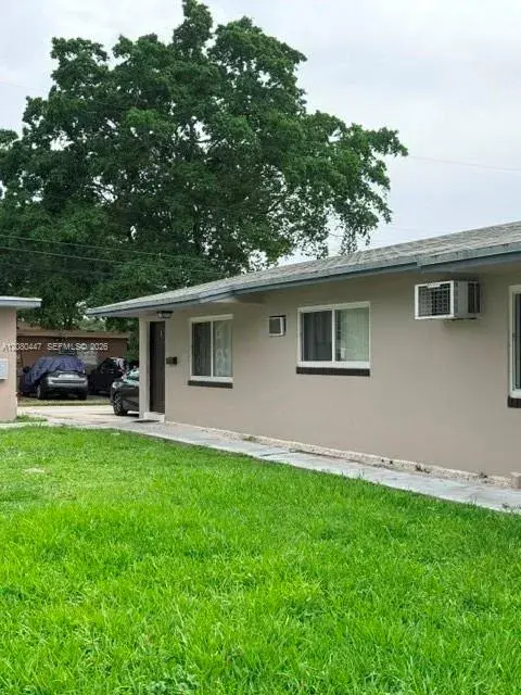 2212 Liberty St # 8, Hollywood FL 33020