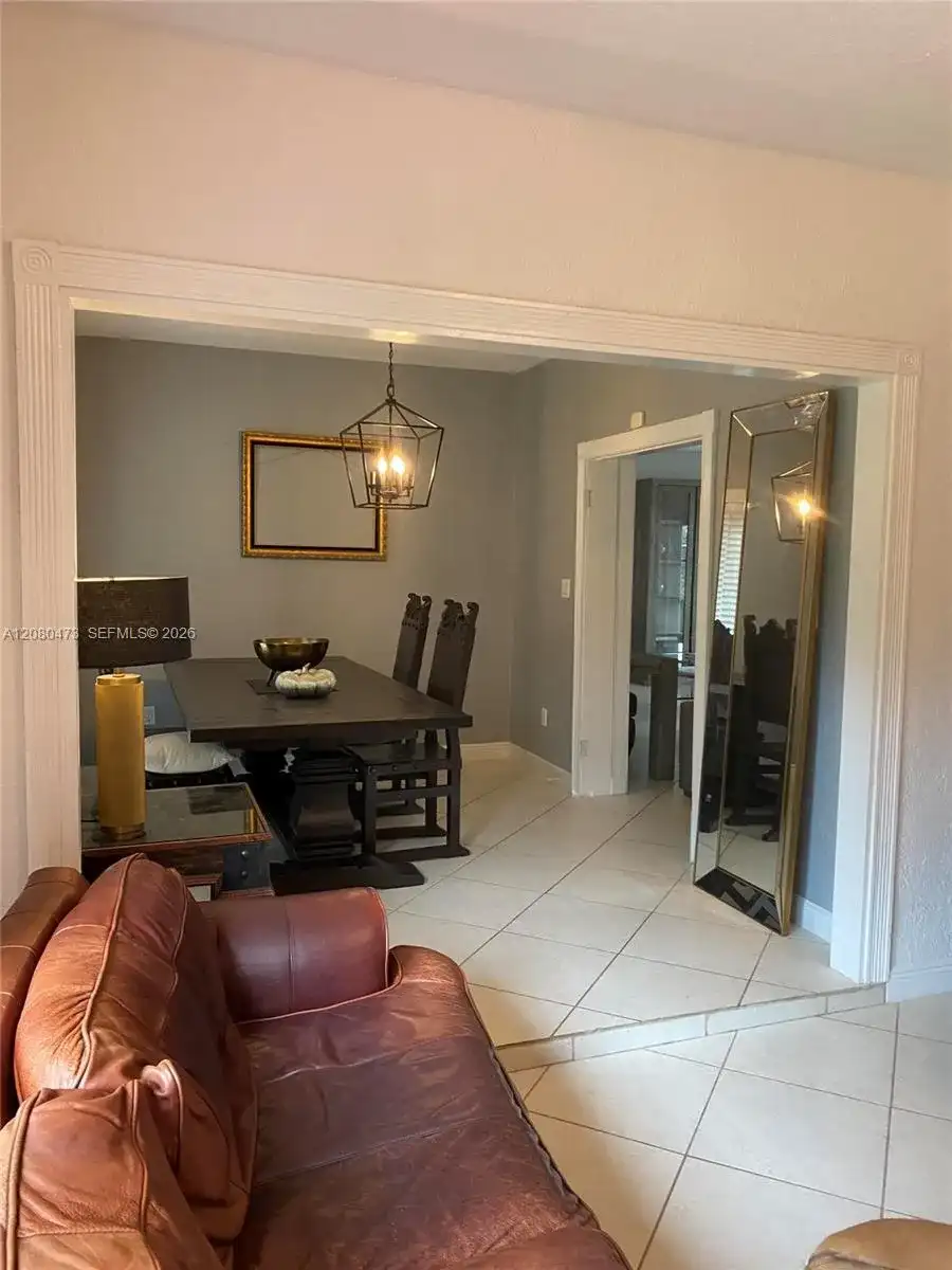 5495 SW 68th Ave, Miami FL 33155
