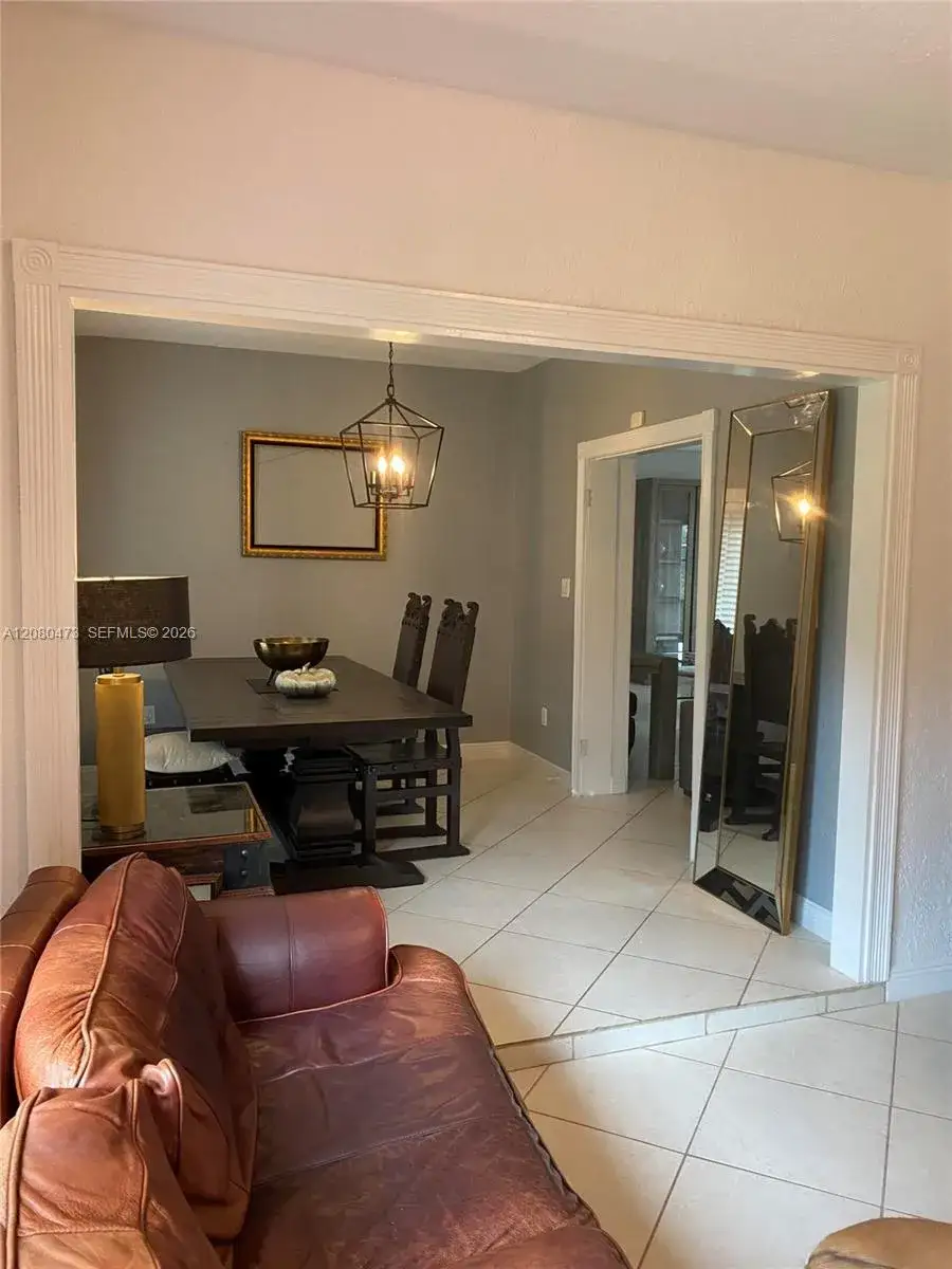 5495 SW 68th Ave, Miami FL 33155
