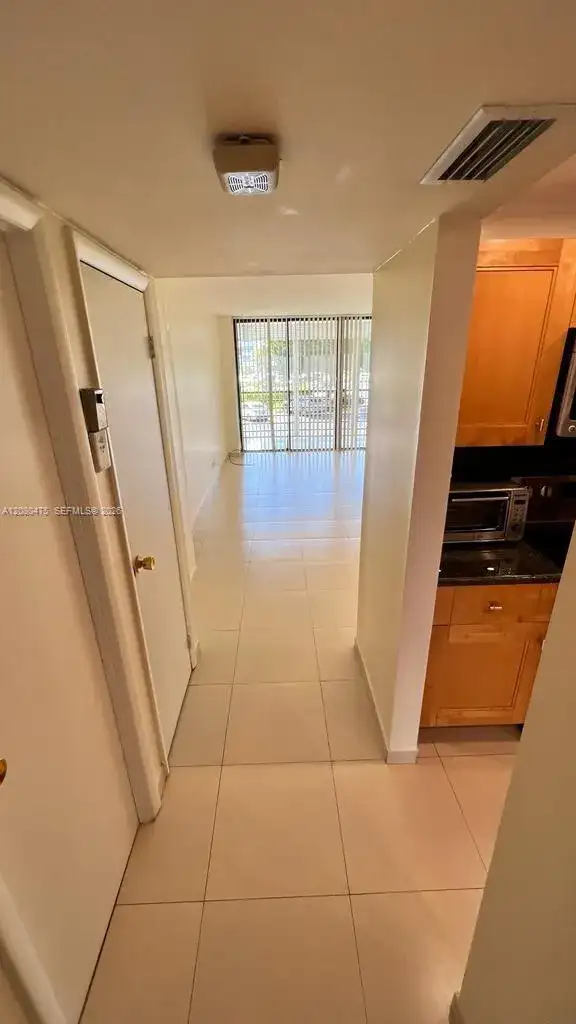 20500 W COUNTRY CLUB DR # 204, Aventura FL 33180 photo 3