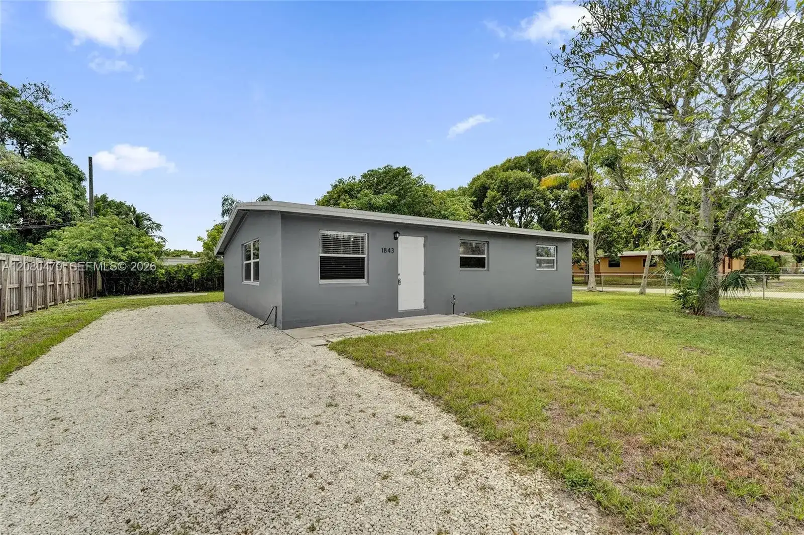 1843 Lauderdale Manor Dr, Fort Lauderdale FL 33311 photo 3